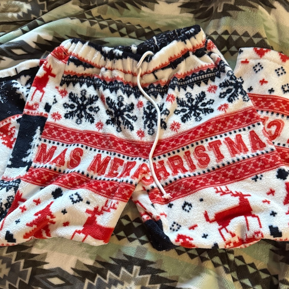 SHEIN Red and White Festive Knit Shorts
